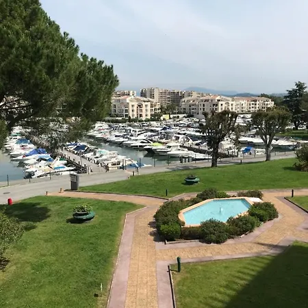 Apartment Ideal Couple, Magnifique 2 Pieces Piscine